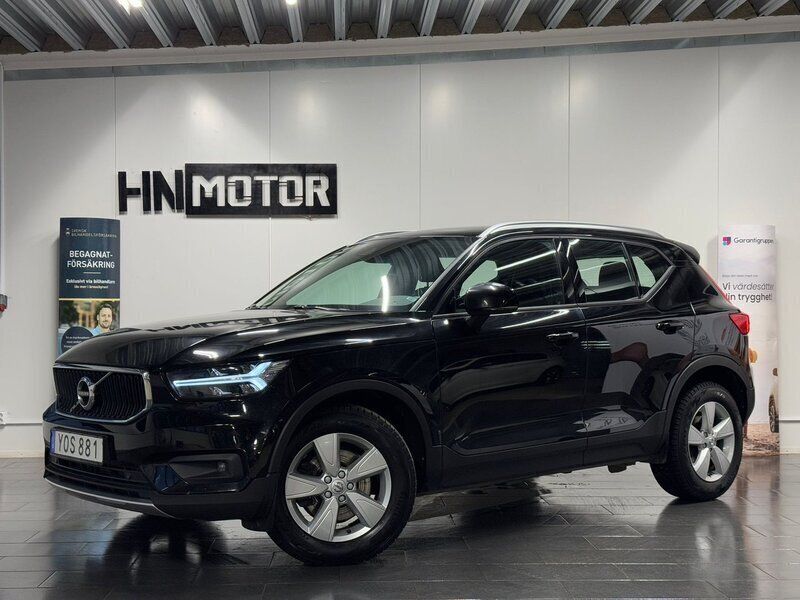 Svart Begagnad 2018 Volvo XC40 Momentum SUV | 249 900 kr - Bild 1/4