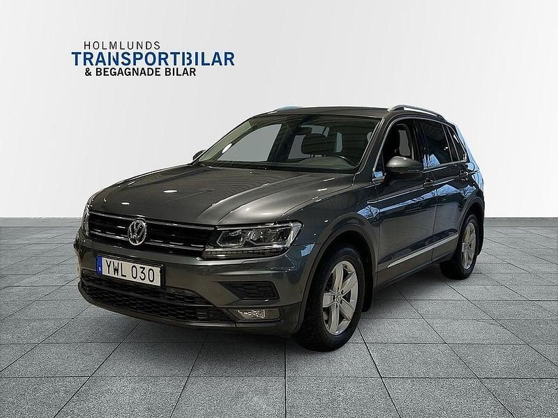 Silver Begagnad 2017 VW Tiguan SUV | 239 900 kr (Marknadspris) - Bild 1/4