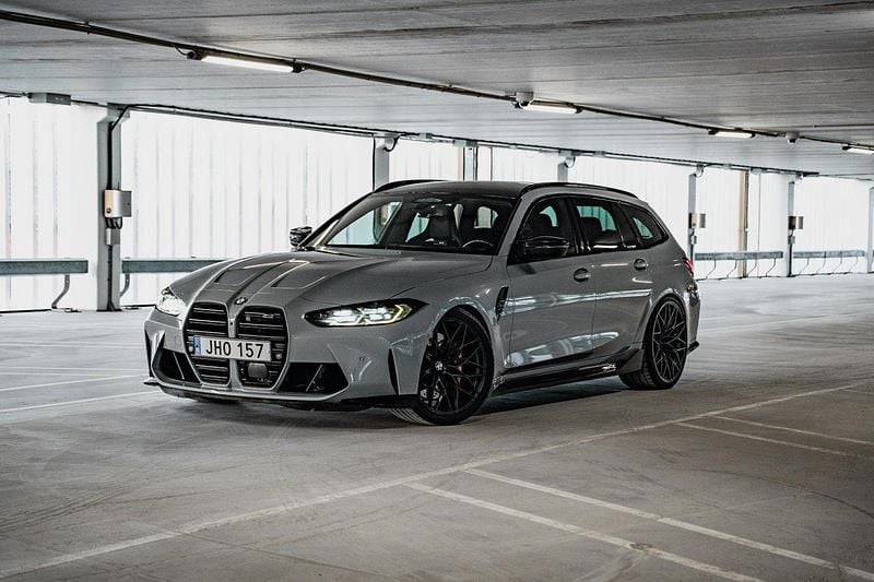 Svart Begagnad 2024 BMW M3 Shadowline Kombi | 1 050 000 kr - Bild 1/4