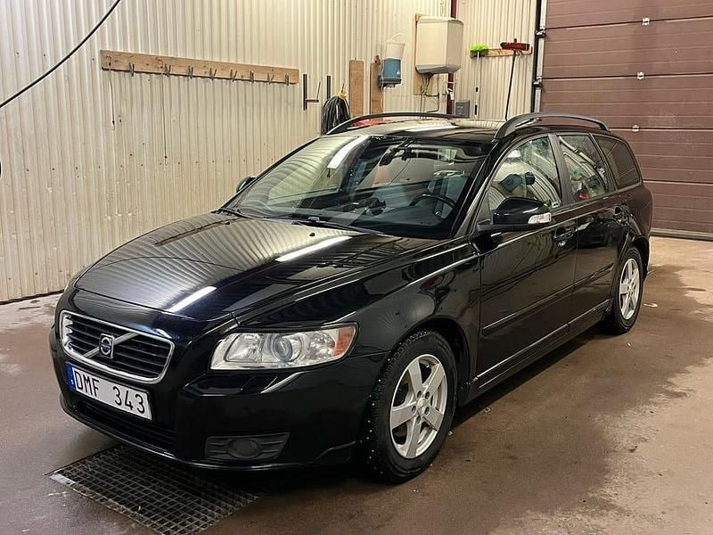 Begagnad 2010 Volvo V50 Kombi | 30 000 kr (Marknadspris) - Bild 1/4