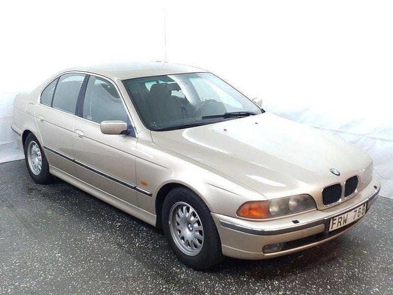 Begagnad 1998 BMW 523 Sedan | 12 500 kr - Bild 1/4