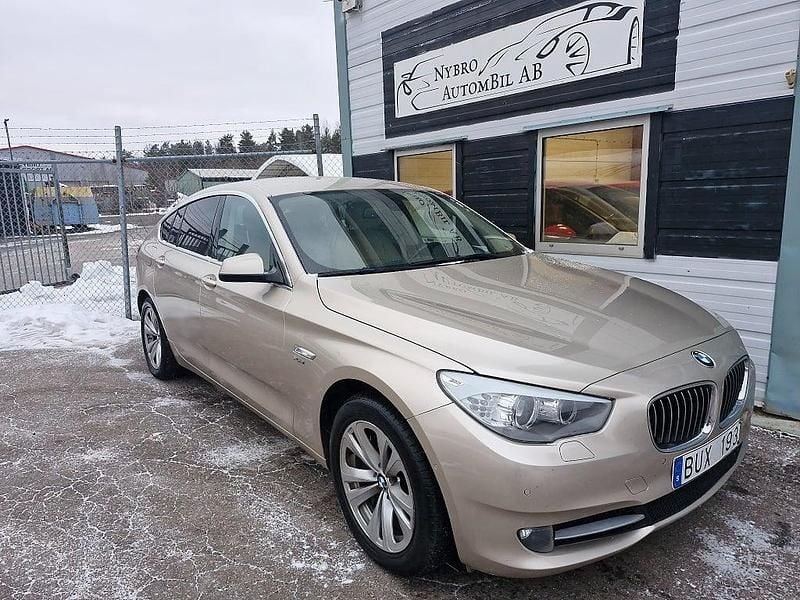 Begagnad BMW 530 Gran Turismo 245 HK (180 kW) 2011 Silver Halvkombi