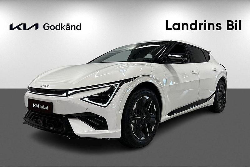 Vit (vit pearl metallic) Begagnad 2025 Kia EV6 3 SUV | 585 300 kr - Bild 1/4