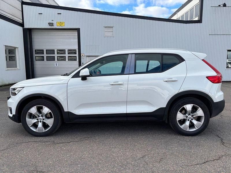 Begagnad 2020 Volvo XC40 Momentum SUV | 159 900 kr - Bild 1/4