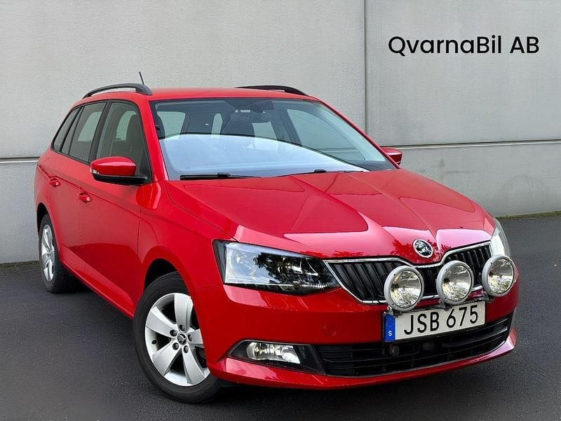 Röd Begagnad 2016 Skoda Fabia Kombi | 94 500 kr (Marknadspris) - Bild 1/4