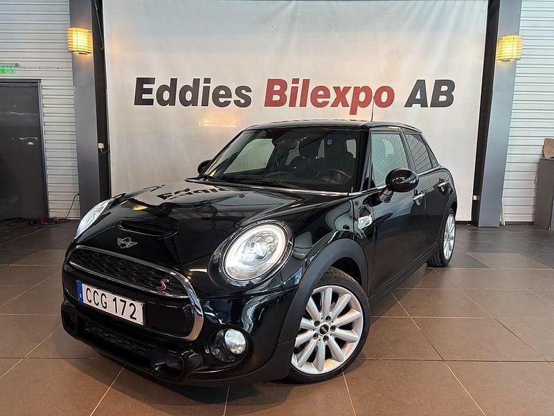 Begagnad Mini Cooper S 192 HK (141 kW) 2018 Svart Halvkombi