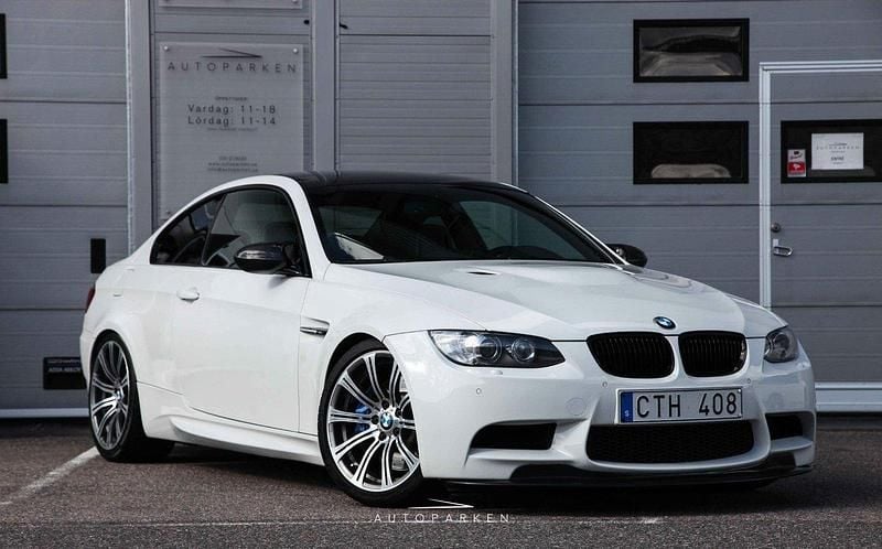 Vit Begagnad 2008 BMW M3 M Performance Sportkupé | 349 000 kr (Marknadspris) - Bild 1/4
