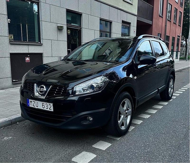 Svart Begagnad 2012 Nissan Qashqai +2 SUV | 96 900 kr (Marknadspris) - Bild 1/4