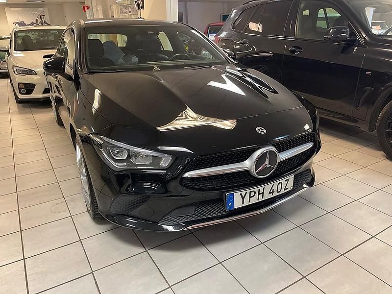Begagnad Mercedes CLA250e Shooting Brake 160 HK (117 kW) 2021 Svart Kombi