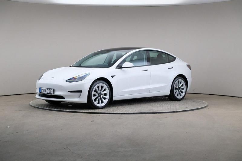Vit Begagnad 2022 Tesla Model 3 Long Range AWD Sedan | 315 000 kr (Marknadspris) - Bild 1/4