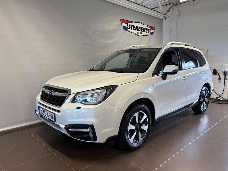 Vit Begagnad 2015 Subaru Forester SUV | 159 900 kr (Dyr) - Bild 1/4