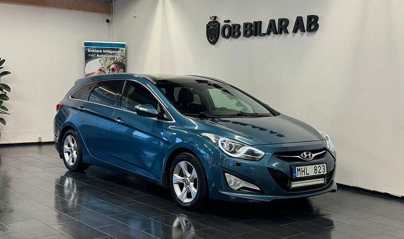 Blå Begagnad 2012 Hyundai i40 Kombi | 69 900 kr (Marknadspris) - Bild 1/4