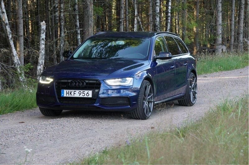 Blå Begagnad 2014 Audi A4 Kombi | 140 000 kr (Lite dyr) - Bild 1/4