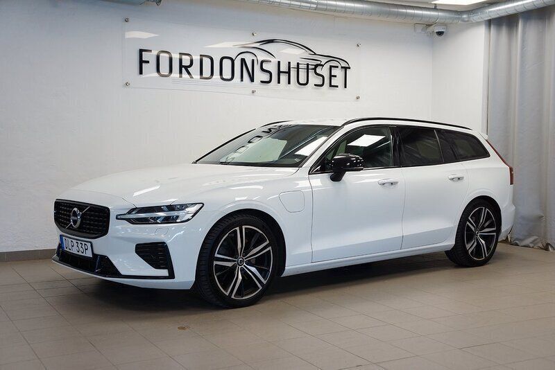 Vit Begagnad 2021 Volvo V60 R-Design Kombi | 379 000 kr (Marknadspris) - Bild 1/4
