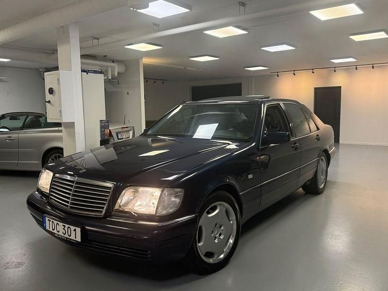 Begagnad Mercedes S420 279 HK (205 kW) 1995 Mörkblå Sedan