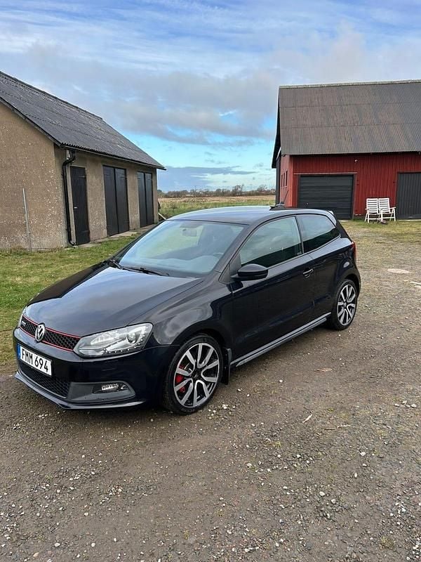 Begagnad 2014 VW Polo GTI Halvkombi | 115 000 kr - Bild 1/4