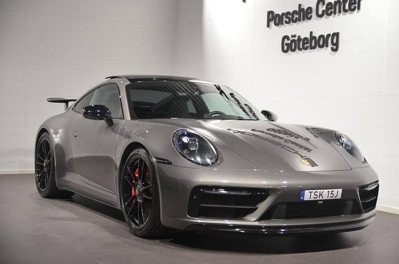 Begagnad Porsche 911 Carrera 4 GTS 2024 Grå