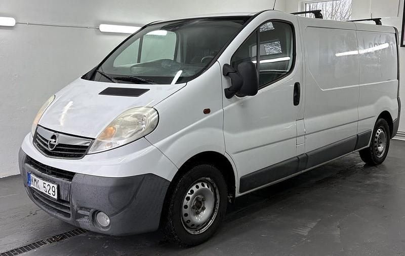 Vit Begagnad 2011 Opel Vivaro Minibuss | 49 900 kr (Bra pris) - Bild 1/4