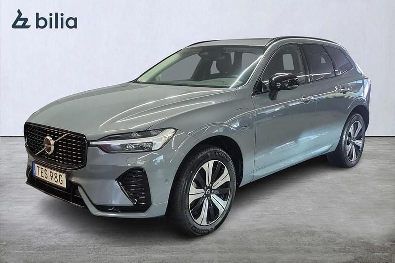 Grå Begagnad 2023 Volvo XC60 Plus SUV | 539 900 kr (Marknadspris) - Bild 1/3