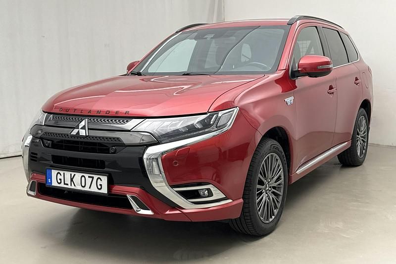 Röd Begagnad 2019 Mitsubishi Outlander Edition SUV | 190 000 kr (Marknadspris) - Bild 1/4