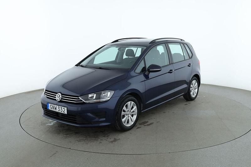 Blå Begagnad 2014 VW Golf Sportsvan Minibuss | 150 000 kr - Bild 1/3