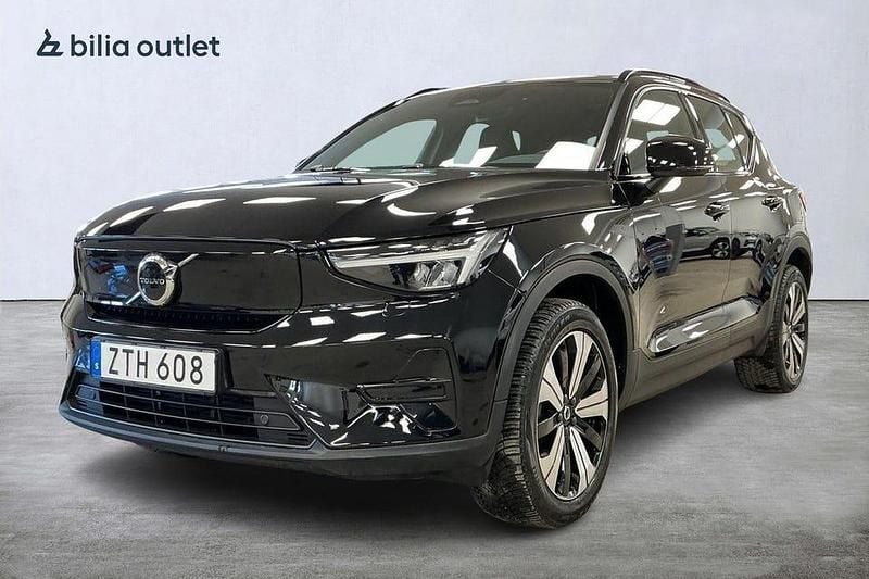 Begagnad Volvo XC40 Core 169 kW (231 HK) 2022 Svart SUV