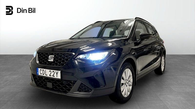 Svart (midnight black metallic m) Begagnad 2022 Seat Arona Style SUV | 195 900 kr (Marknadspris) - Bild 1/4