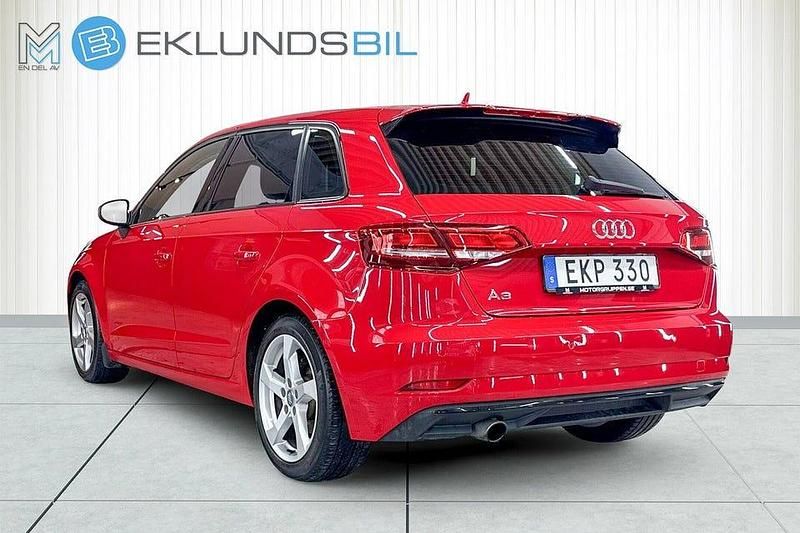 Begagnad Audi A3 Sport 116 HK (85 kW) 2017 Tango red metallic