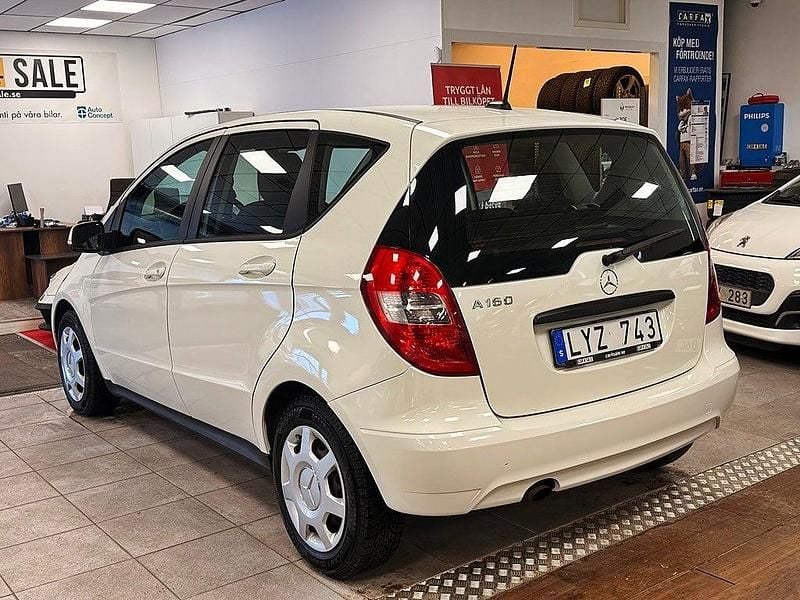 Begagnad Mercedes A160 96 HK (70 kW) 2011 Vit Halvkombi