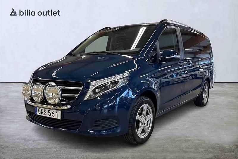 Blå Begagnad 2016 Mercedes V220 Minibuss | 349 800 kr - Bild 1/1