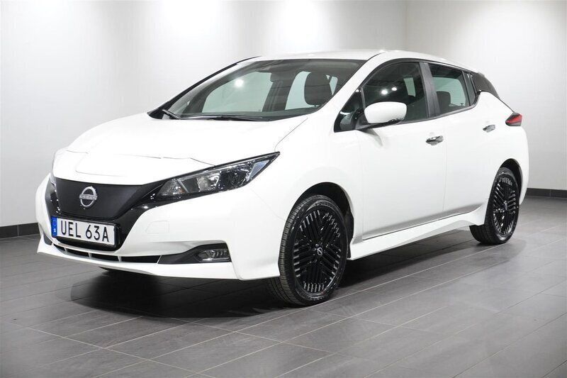 Vit Begagnad 2023 Nissan Leaf Acenta Halvkombi | 239 900 kr (Marknadspris) - Bild 1/4