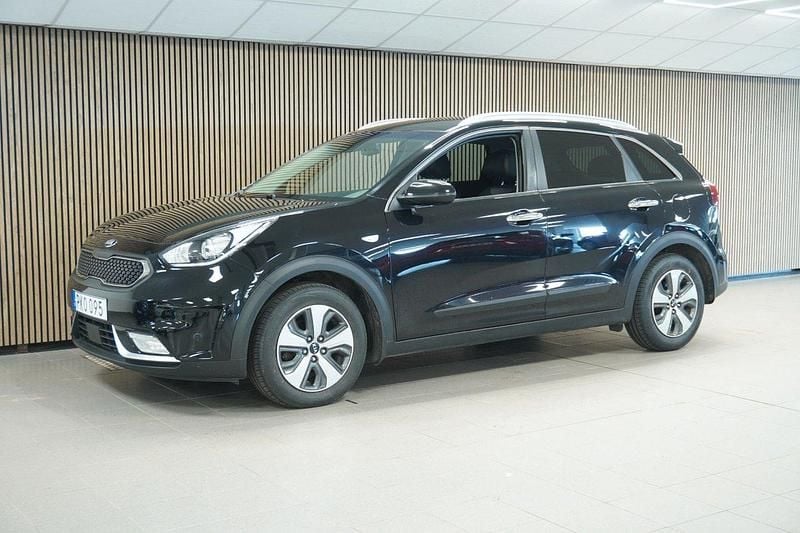 Svart Begagnad 2018 Kia e-Niro Advance SUV | 209 700 kr (Marknadspris) - Bild 1/4