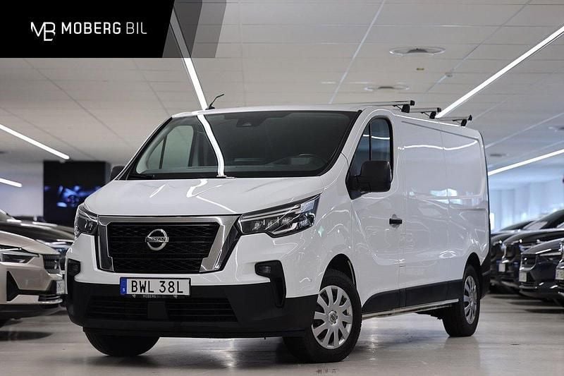 Vit Begagnad 2023 Nissan Primastar Minibuss | 299 900 kr (Marknadspris) - Bild 1/3