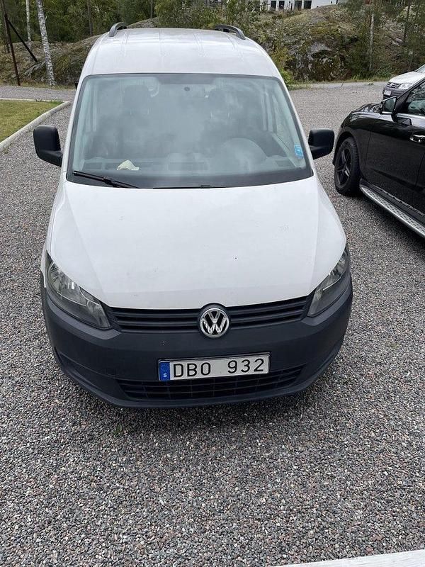 Vit Begagnad 2013 VW Caddy Minibuss | 135 000 kr - Bild 1/4