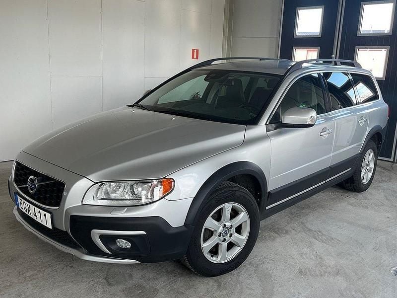 Silver Begagnad 2014 Volvo XC70 Momentum SUV | 149 900 kr (Bra pris) - Bild 1/4
