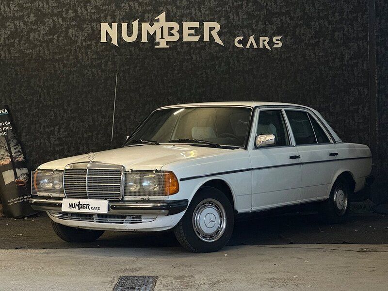 Vit Begagnad 1985 Mercedes 200 Sedan | 49 900 kr - Bild 1/4