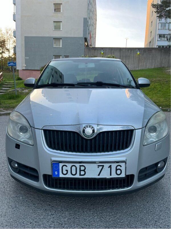 Silver Begagnad 2008 Skoda Fabia Halvkombi | 45 000 kr - Bild 1/4