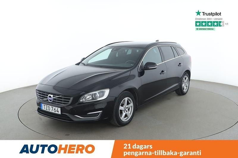 Svart Begagnad 2014 Volvo V60 Momentum Kombi | 137 000 kr (Marknadspris) - Bild 1/4