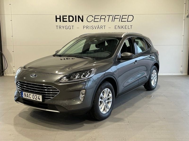 Grå Begagnad 2023 Ford Kuga Titanium SUV | 379 900 kr - Bild 1/4
