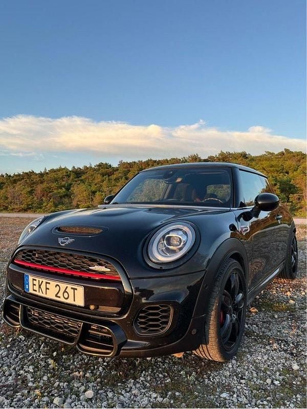 Svart Begagnad 2019 Mini John Cooper Works Chili Halvkombi | 239 800 kr - Bild 1/4
