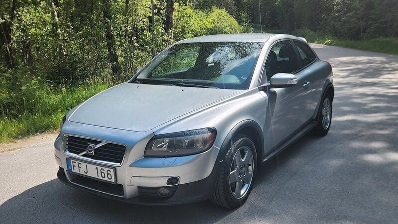 Silver Begagnad 2008 Volvo C30 Summum Halvkombi | 39 900 kr (Bra pris) - Bild 1/4