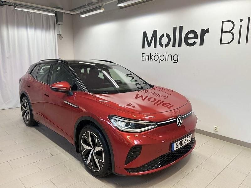 Mörkröd (kings red metallic black) Begagnad 2022 VW ID.4 GTX SUV | 349 900 kr (Superpris) - Bild 1/4