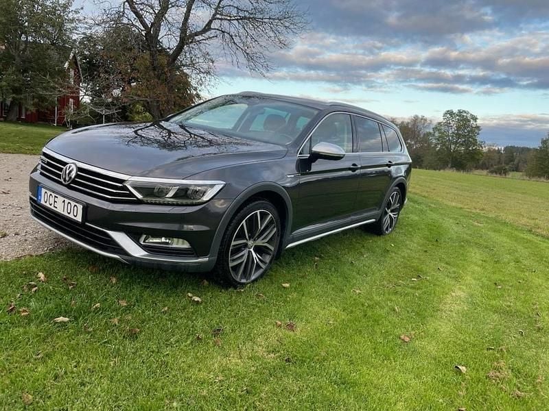 Grå Begagnad 2018 VW Passat Alltrack Kombi | 200 000 kr (Bra pris) - Bild 1/4