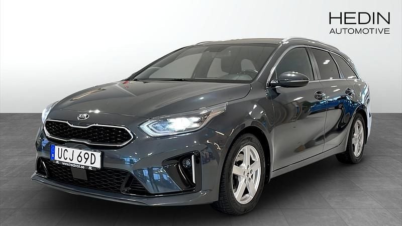 Grå Begagnad 2019 Kia Ceed Sportswagon GT-Line Kombi | 184 900 kr (Marknadspris) - Bild 1/4