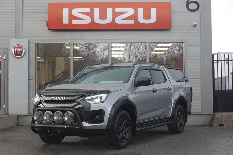 Grå Begagnad 2024 Isuzu D-Max Pickup | 787 375 kr (Dyr) - Bild 1/4