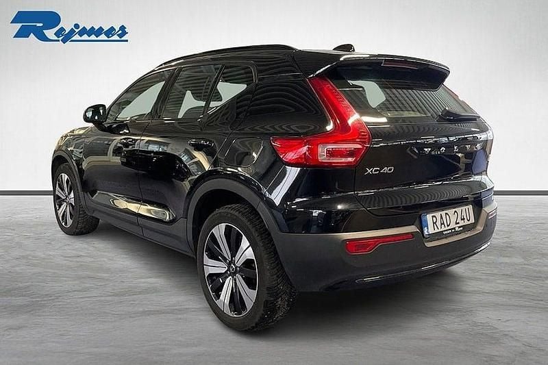 Begagnad Volvo XC40 Core 175 kW (238 HK) 2022 Svart SUV