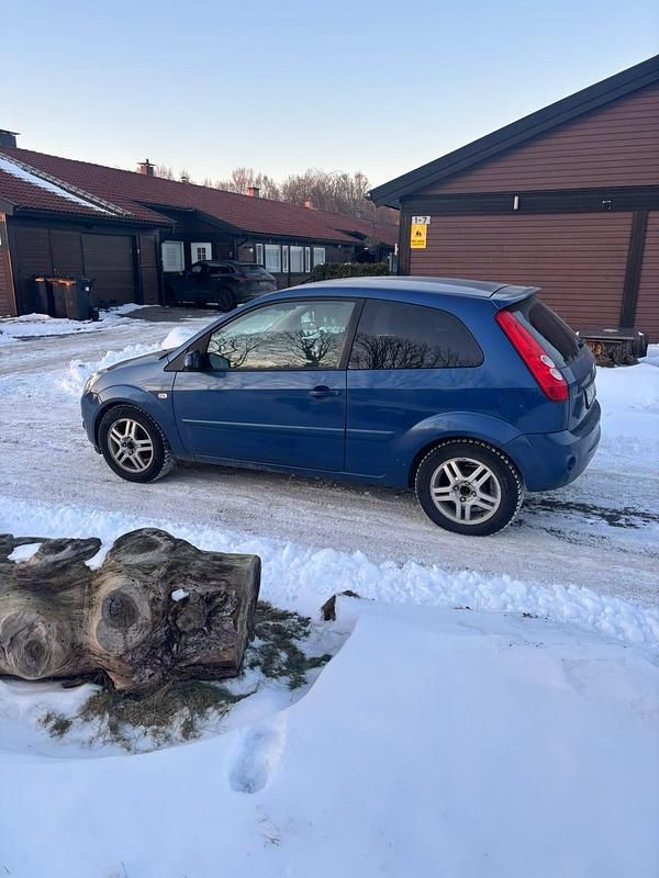 Begagnad Ford Fiesta 80 HK (58 kW) 2007 Halvkombi
