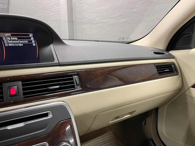 Begagnad Volvo XC70 Summum 163 HK (119 kW) 2013 Brun Kombi