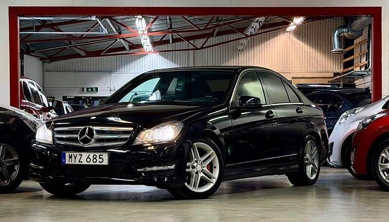 Svart Begagnad 2012 Mercedes C200 Avantgarde Sedan | 128 900 kr (Lite dyr) - Bild 1/4