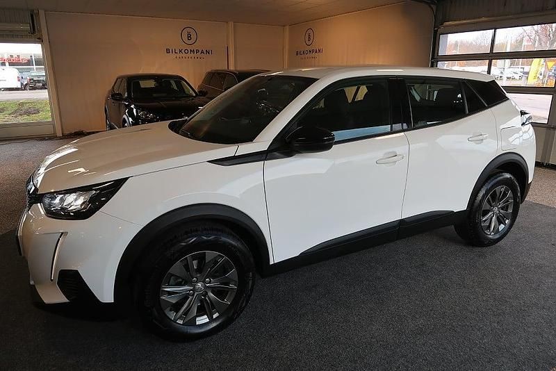 Begagnad Peugeot 2008 Active 131 HK (96 kW) 2022 Vit SUV